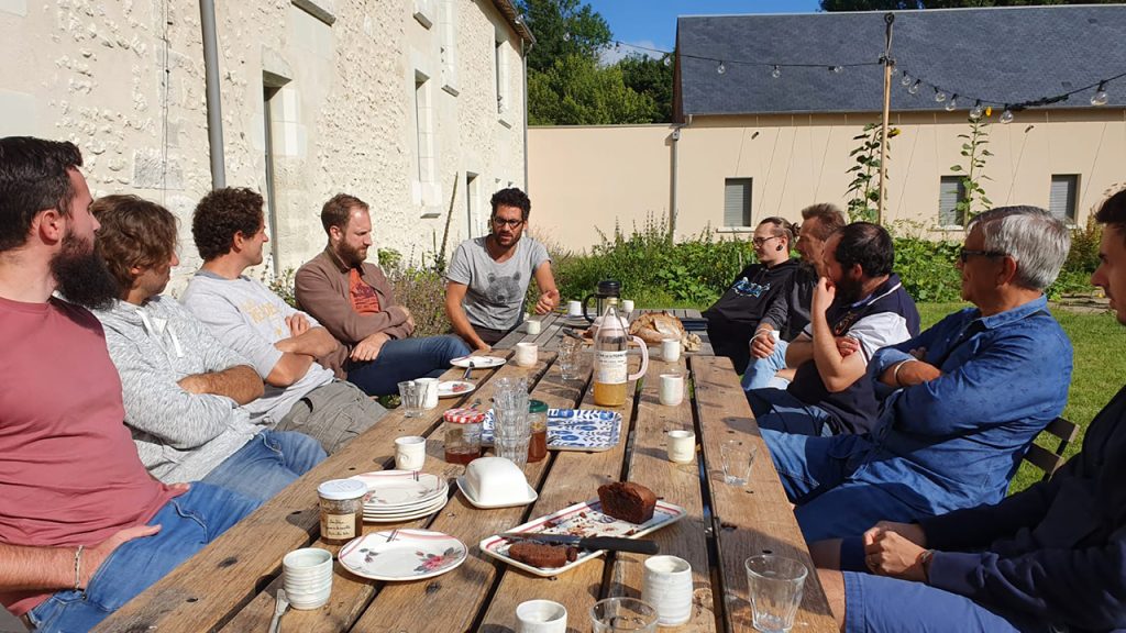 Une terrasse au cœur du jardin potager.